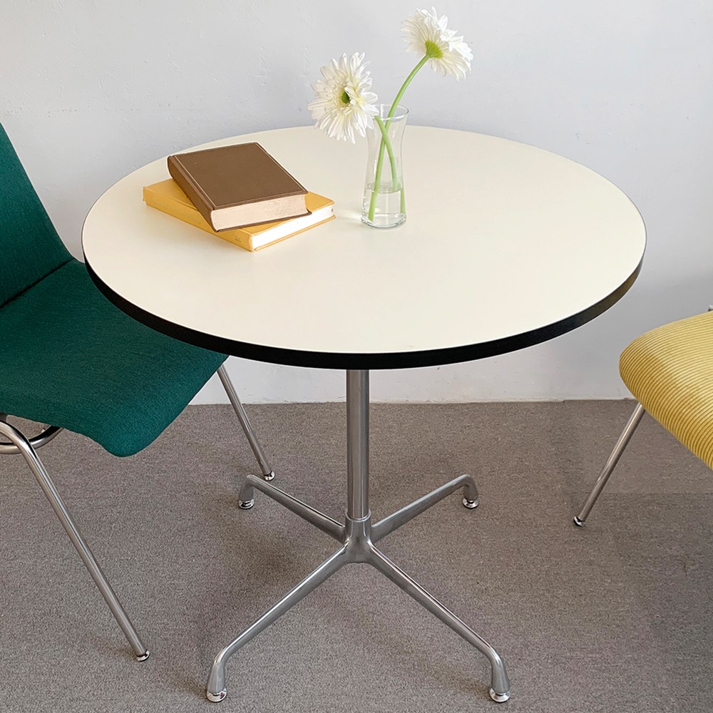 오그레 미드센추리 원형 테이블 159,000원