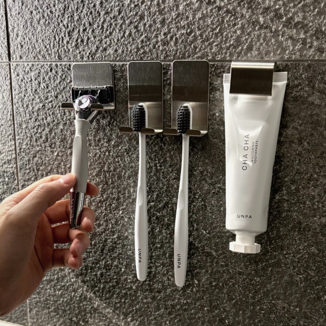 홈튜디오 3세대 녹슬지 않는 일체형 스텐칫솔걸이 2인, 혼합색상, 1세트 13,900원