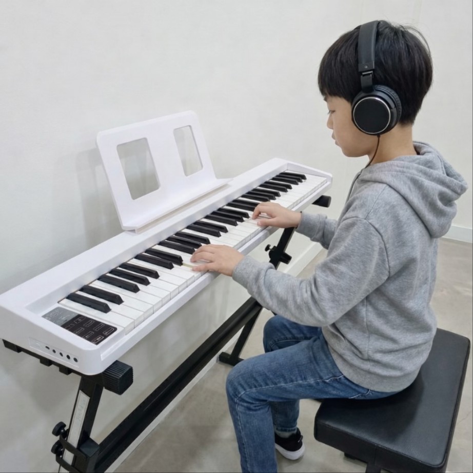 엘레오 전자 피아노 디지털 접이식 61건반 118,000원