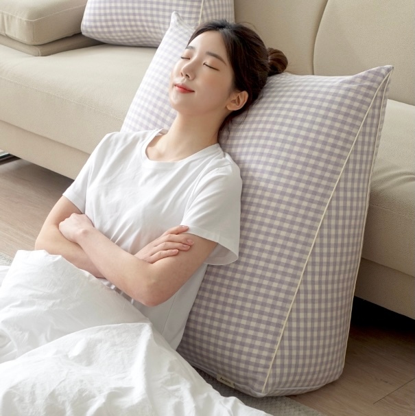 집앤콕 삼각 등받이 쿠션 52,900원