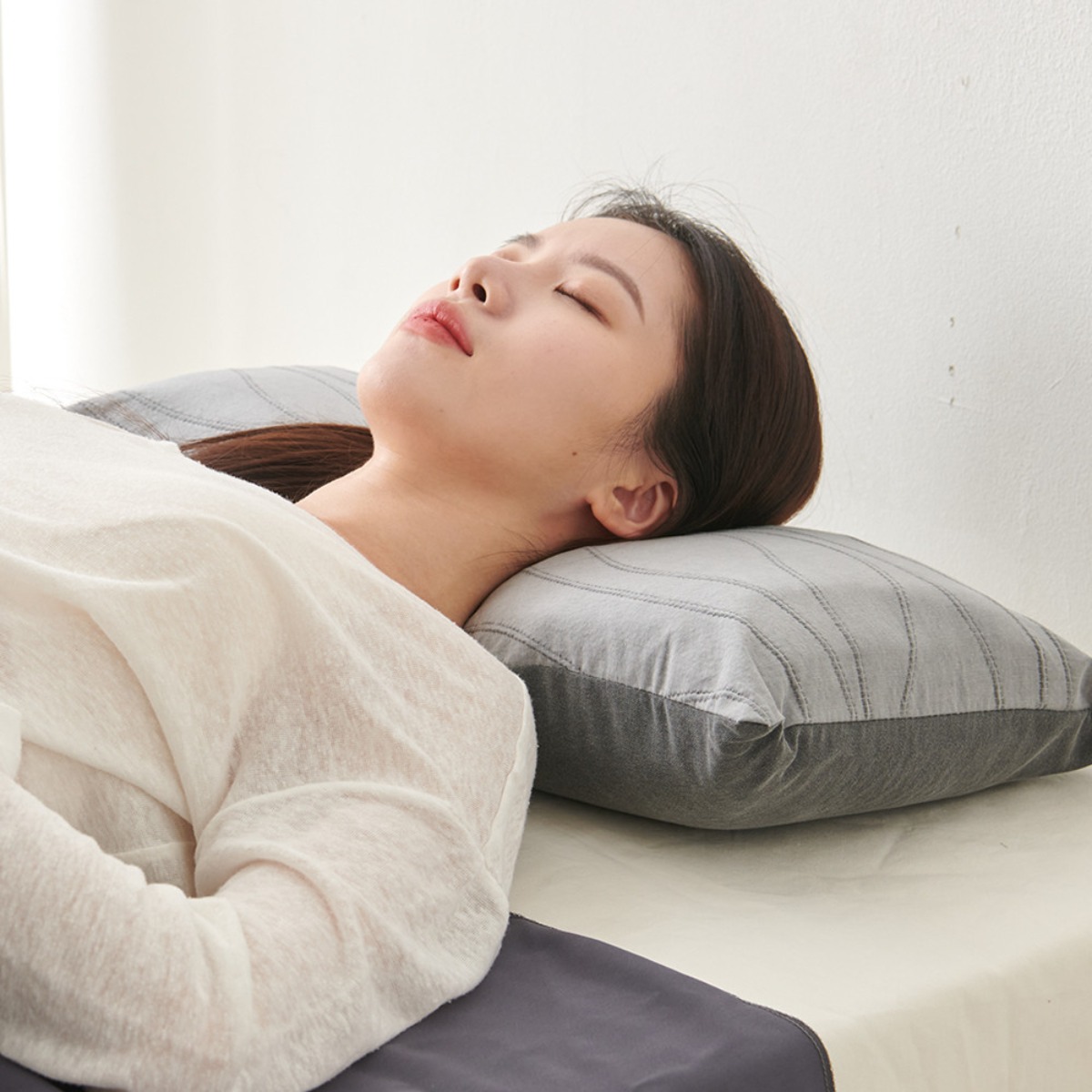 기능성 경추 베개 배게 목이편한 캠핑 쿨 메모리폼 낮은 숙면 베게 배개 언니 잠솔솔 목편한 종결 옆잠 필모로우, 1개 79,000원