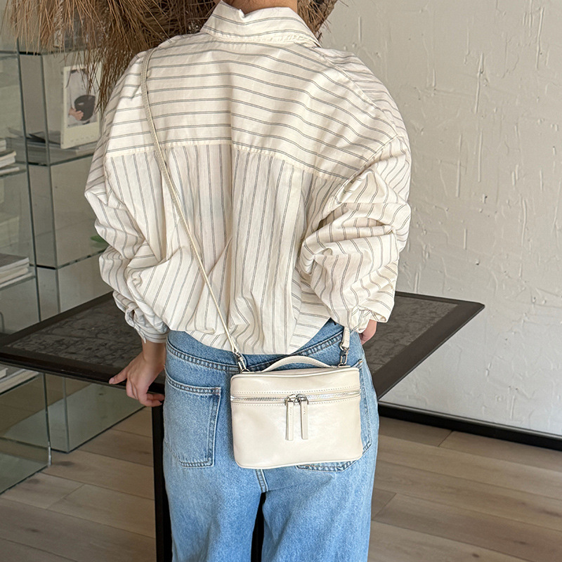 D.I.O 신상 명품 럭셔리 천연소가죽 미니멀 데일리 크로스백 149,000원