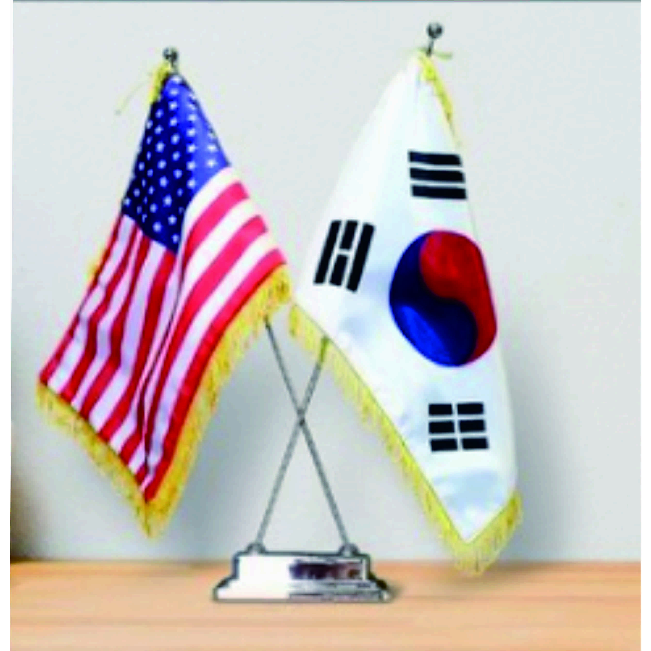 우승상사 탁상기2구세트 태극기 근조기 우승기 회사기 단체기 게양기(세계국기 선택가능,회사기 협회기,주문제작가능) 50,000원