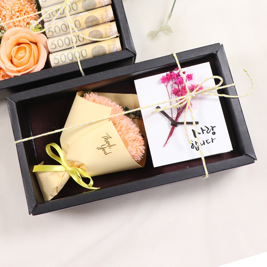 미세스라라 비누꽃용돈박스M  카네이션꽃 어버이날 스승의날 감사 선물 12,700원