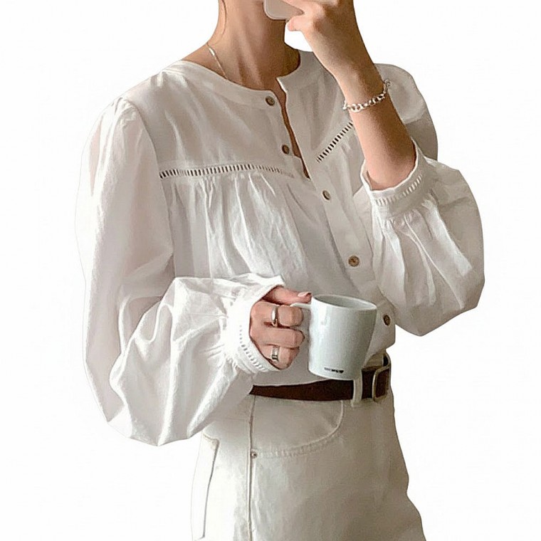 신상 여자 노카라 펀칭 남방 퍼프소매 셔츠 39,210원