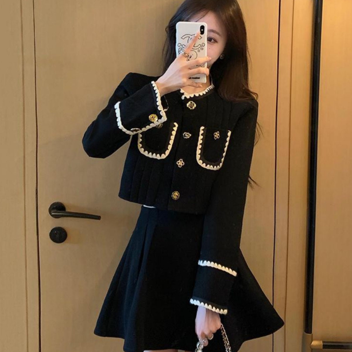 반하나봄 프리미엄 블랙 배색 자켓 플레어 스커트 세트 하객룩 데이트룩 오피스룩 51,900원