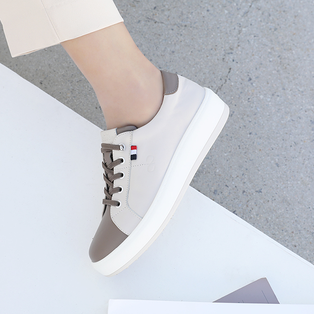 제이슈 천연소가죽 홀디 스니커즈 운동화 4cm 54,800원