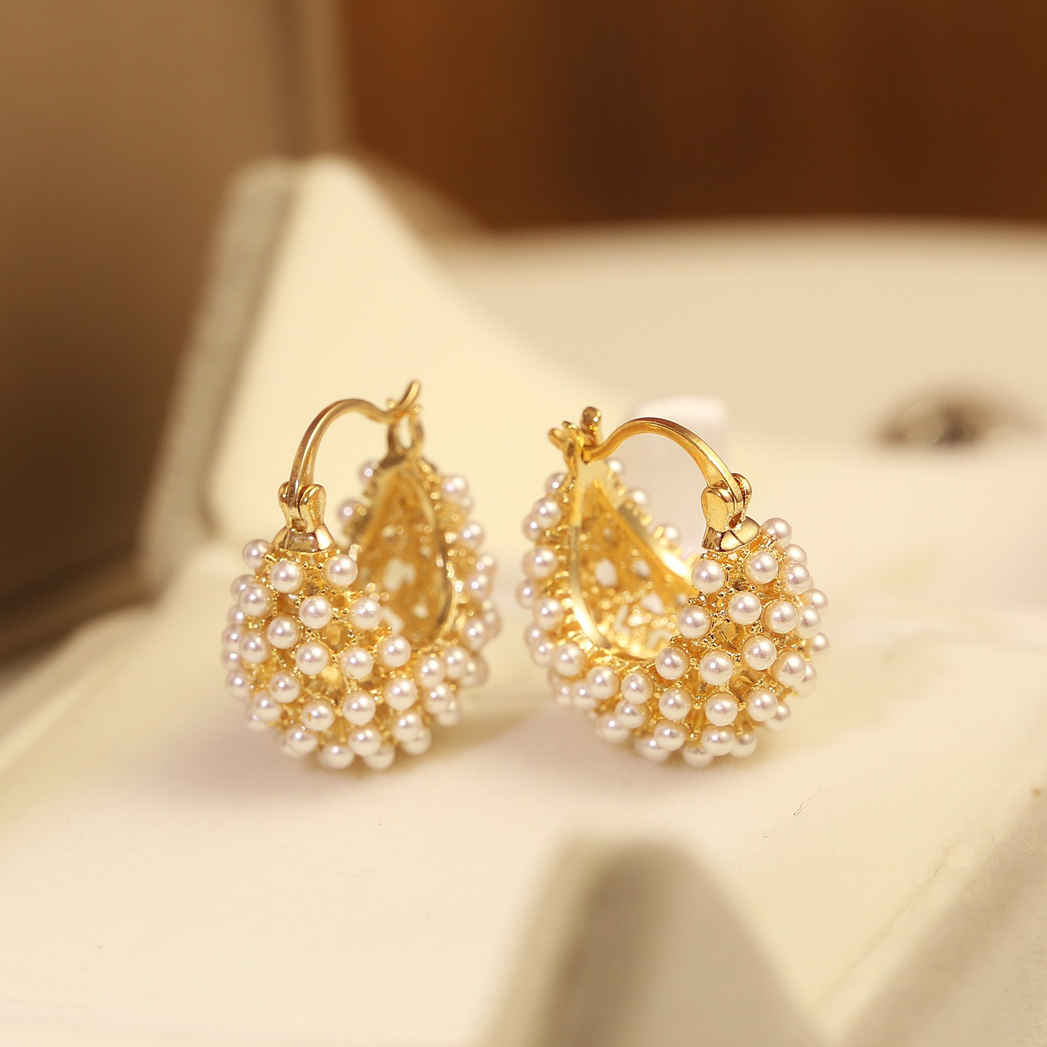 WICKM 패션 귀걸이 작다 진주 여성 악세사리 귀걸이 원터치 링 귀걸이 29,800원