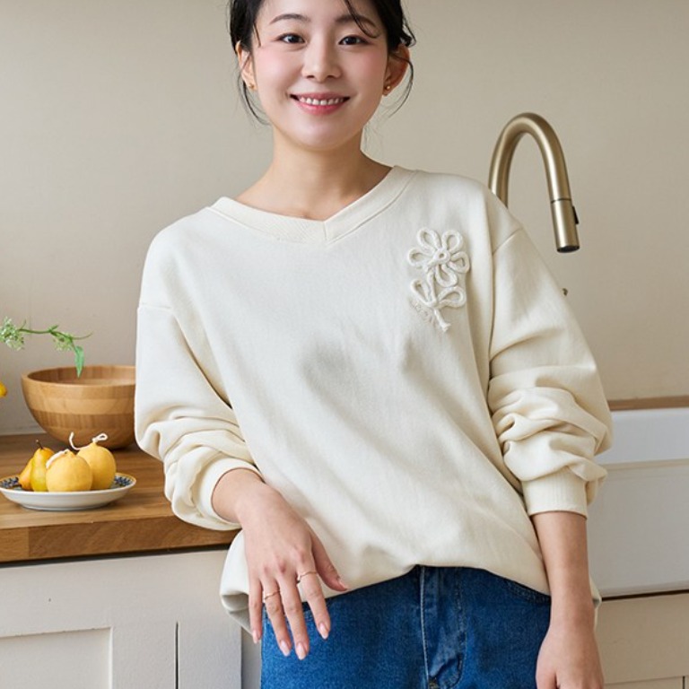 [메리브] 여성 미니파콩자수 쭈리 맨투맨 봄가을 루즈핏 브이넥 여성티셔츠 3color 31,700원