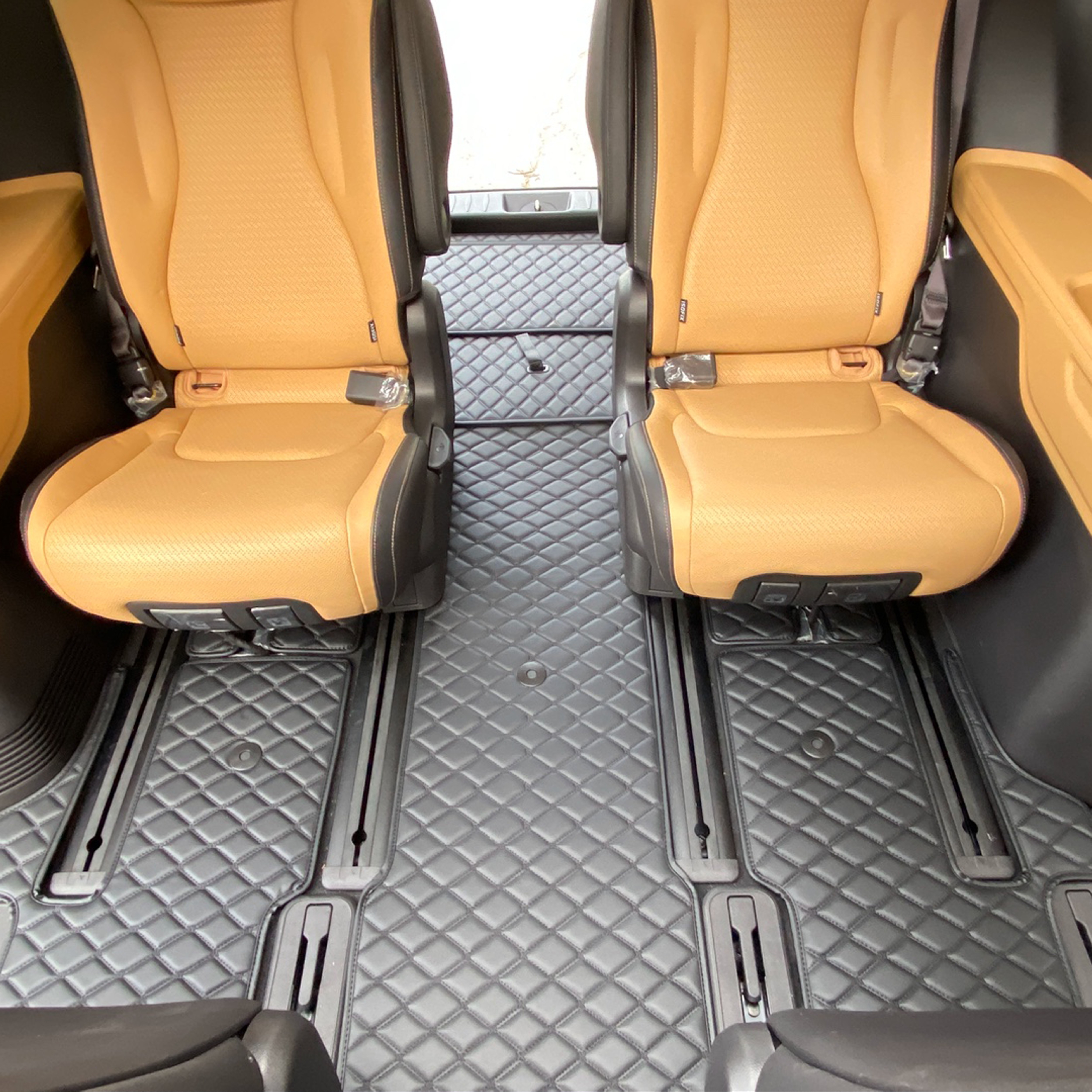 스위카 카니발 4세대 매트 모노륨매트 5D 신형 카매트 KA4 4세대 7인승 9인승 아웃도어 11인승 장판시공 효과, 블랙, 카니발4세대KA47인승아웃도어 194,000원