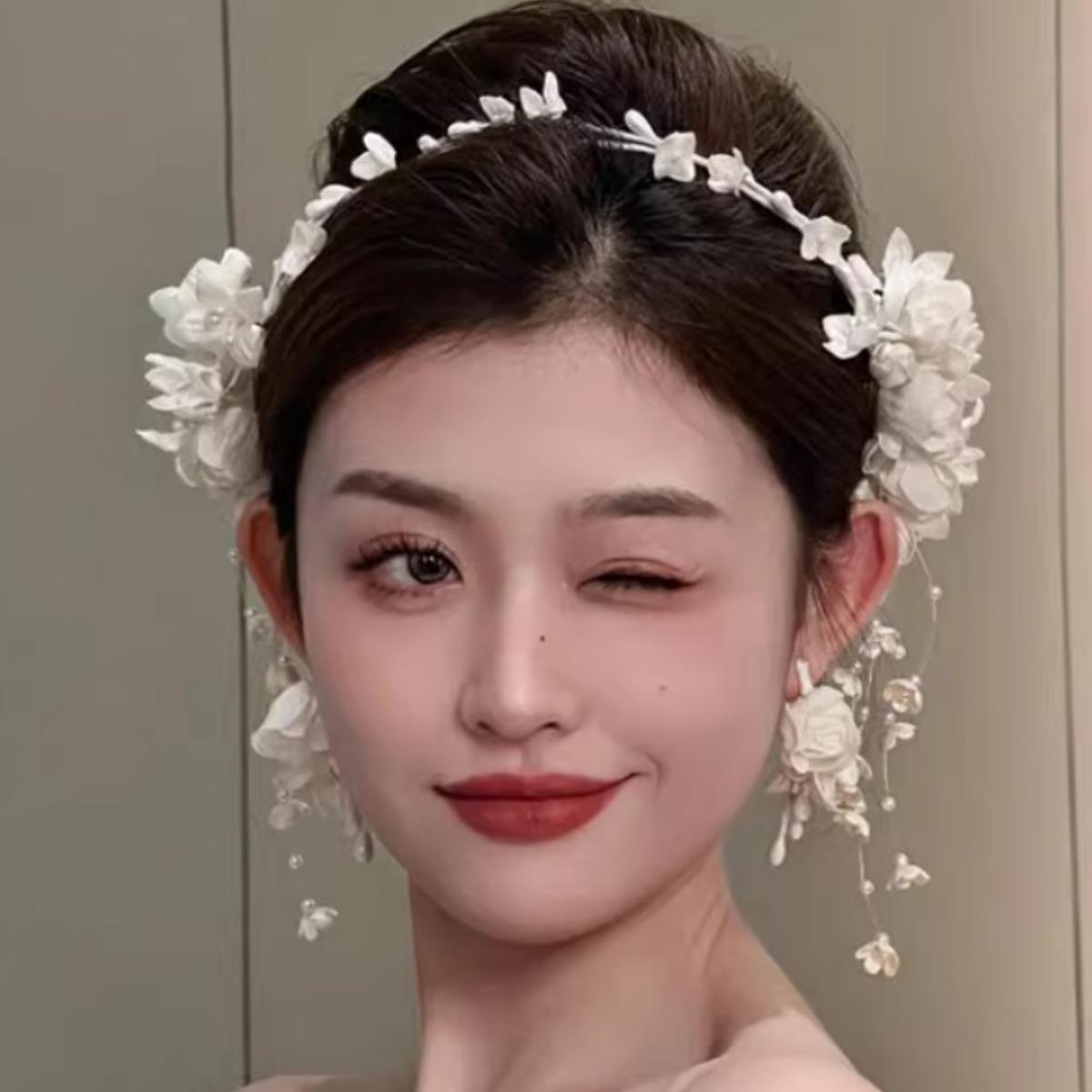 즘콩 웨딩 헤어밴드 꽃 신부 머리띠 셀프 브라이덜 샤워 촬영 22,900원