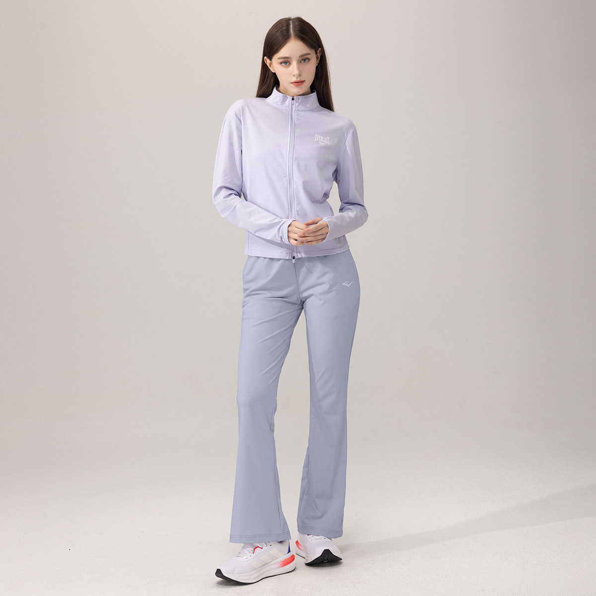 에버라스트 여성 러닝크루 상하세트 러닝자켓 + 부츠컷 팬츠 82,250원