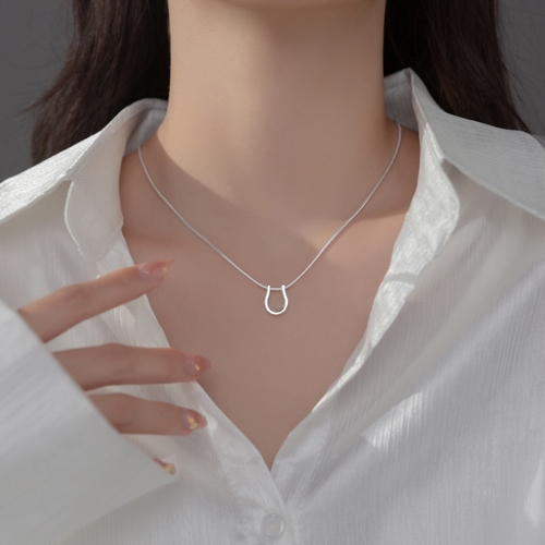 에르모사제이 N066 실버 925 심플 행운의 말굽 펜던트 스네이크 뱀줄 체인 은 목걸이 98,900원