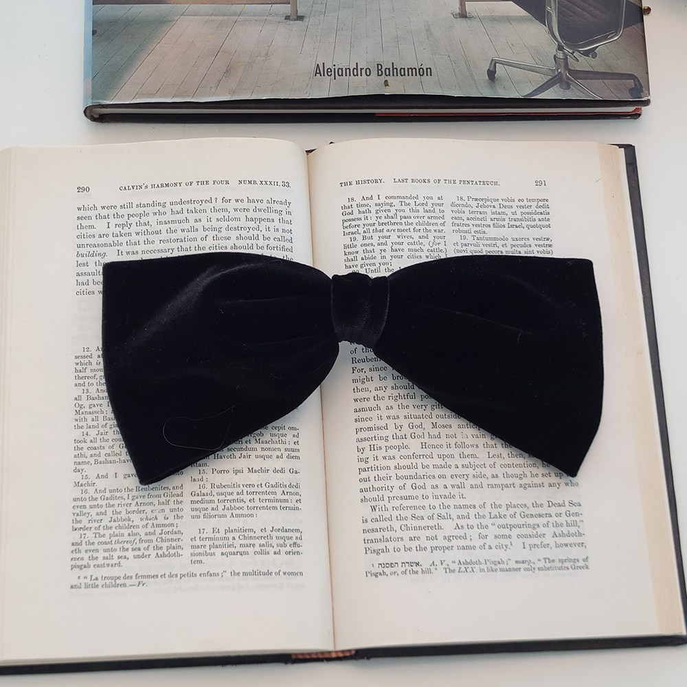 [블링살롱made/국내제작] 핸드메이드 고급 벨벳 왕리본핀 리본머리핀 헤어핀 1color 10,900원