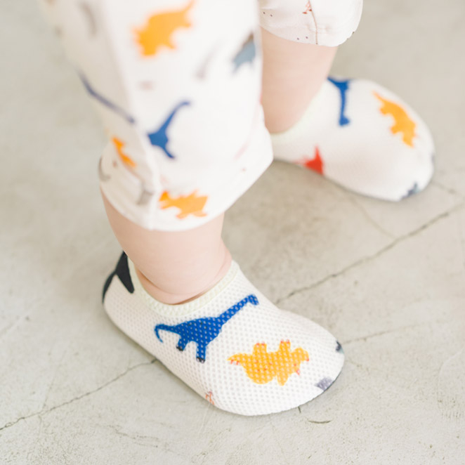 아이엠베베 유아동용 쥬라기월드 미끄럼 방지 아쿠아슈즈 13,970원