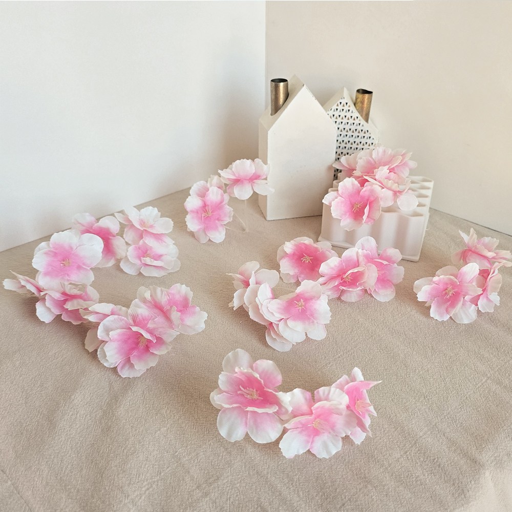 벚꽃조화  꽃송이 3P 100개 1봉지 인조 인테리어 봄 장식 꽃잎 6,500원