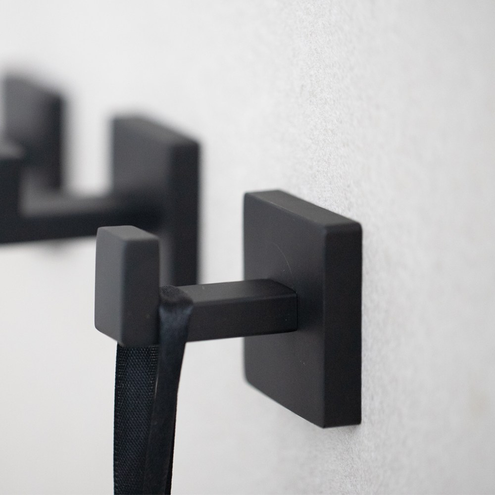 에브리윅 무타공 접착식 304 스텐 욕실 무광 블랙 후크 24,800원