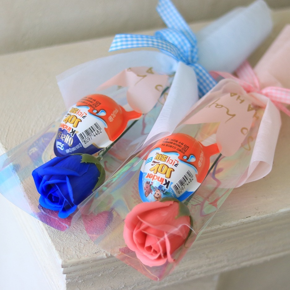 센트바스켓 스윗봉봉 킨더조이 한송이 꽃다발 2종 세트, 블루, 베리핑크 13,500원