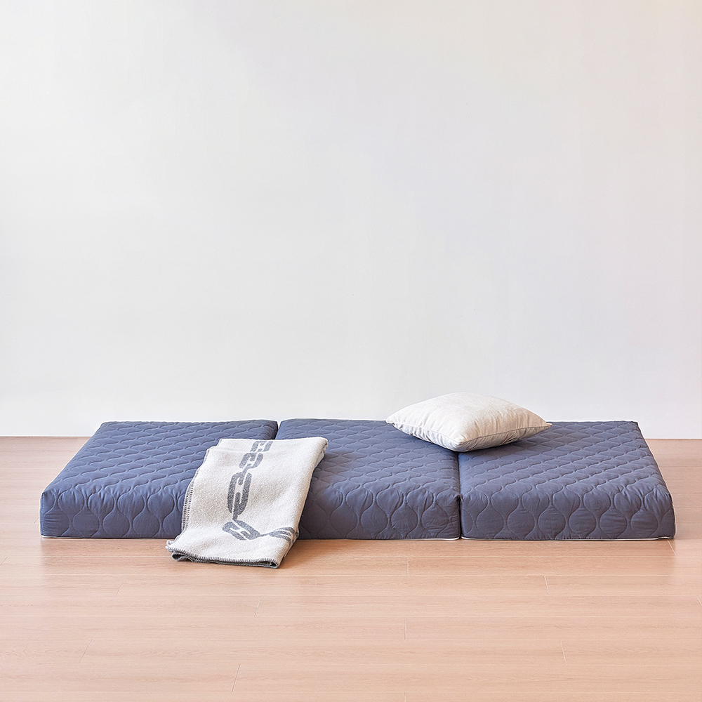 HOMEBOSCH 3단 접이식 푹신탄탄 매트리스 15cm 슈퍼싱글 토퍼 1인용 수면매트 바닥매트 122,990원