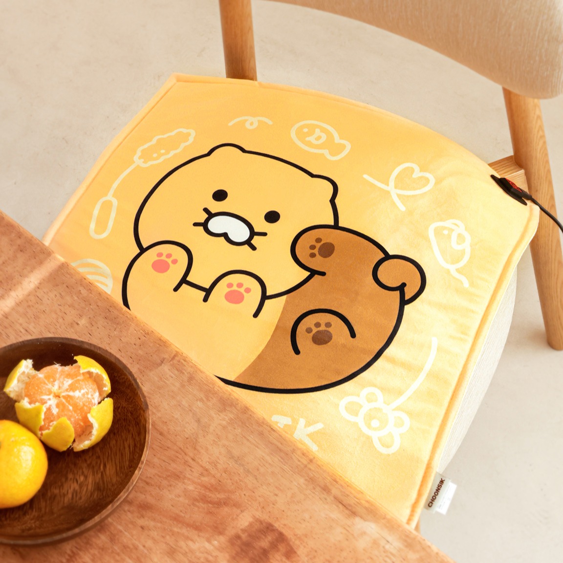 카카오프렌즈 춘식이 온열 방석 CS-HM001, 45 x 45 cm, 옐로우 22,400원