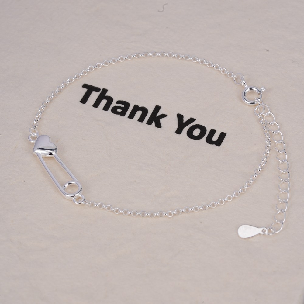 오누이디스플레이 데일리 미니멀 하트 안전핀 디자인 실버 팔찌 28,500원