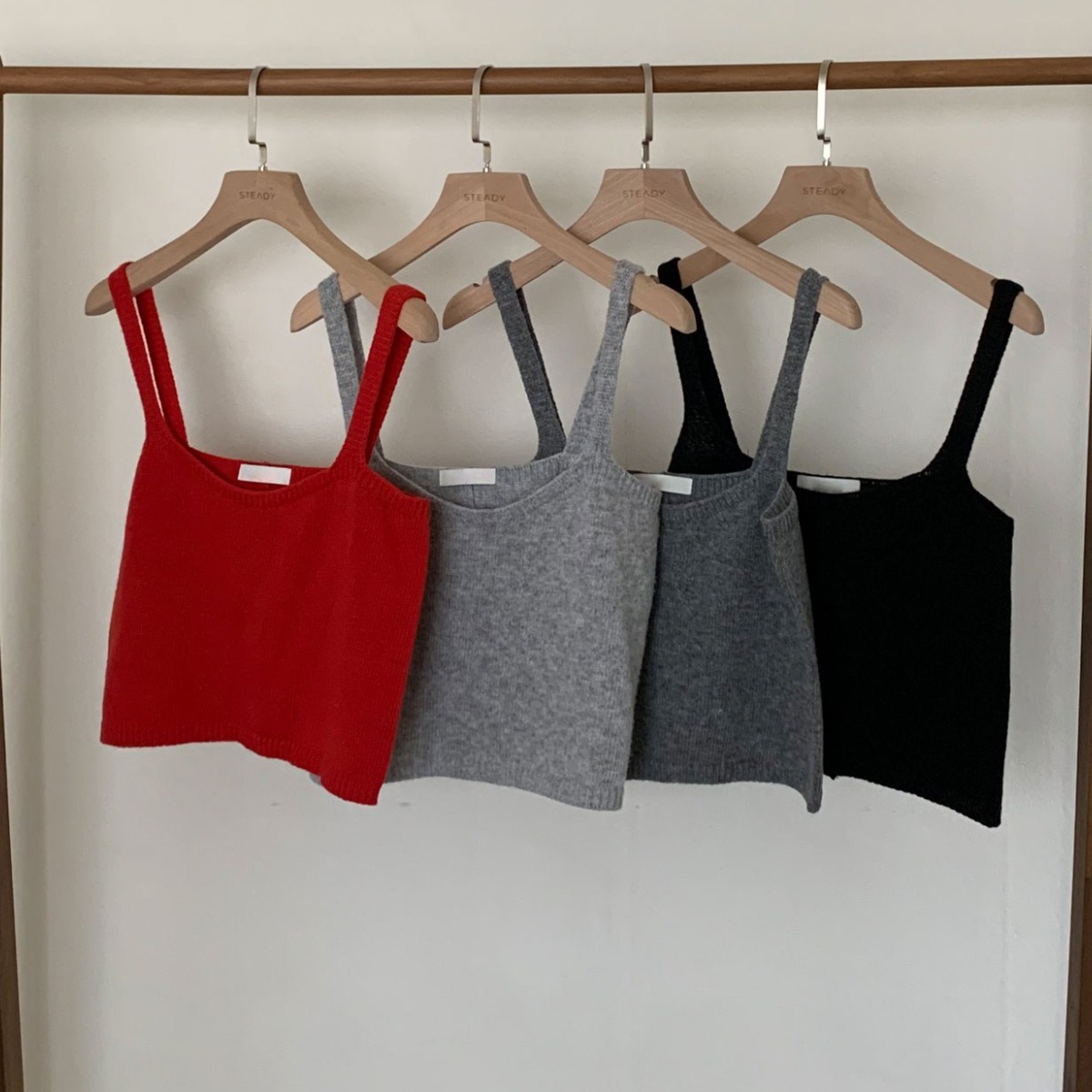 스테디 니트뷔스티에 니트뷔스티에조끼 여성니트뷔스티에 니트뷔스티에탑 크롭니트뷔스티에 여성니트조끼 여성니트조끼베스트 크롭니트조끼 조끼 레이어드 18,800원