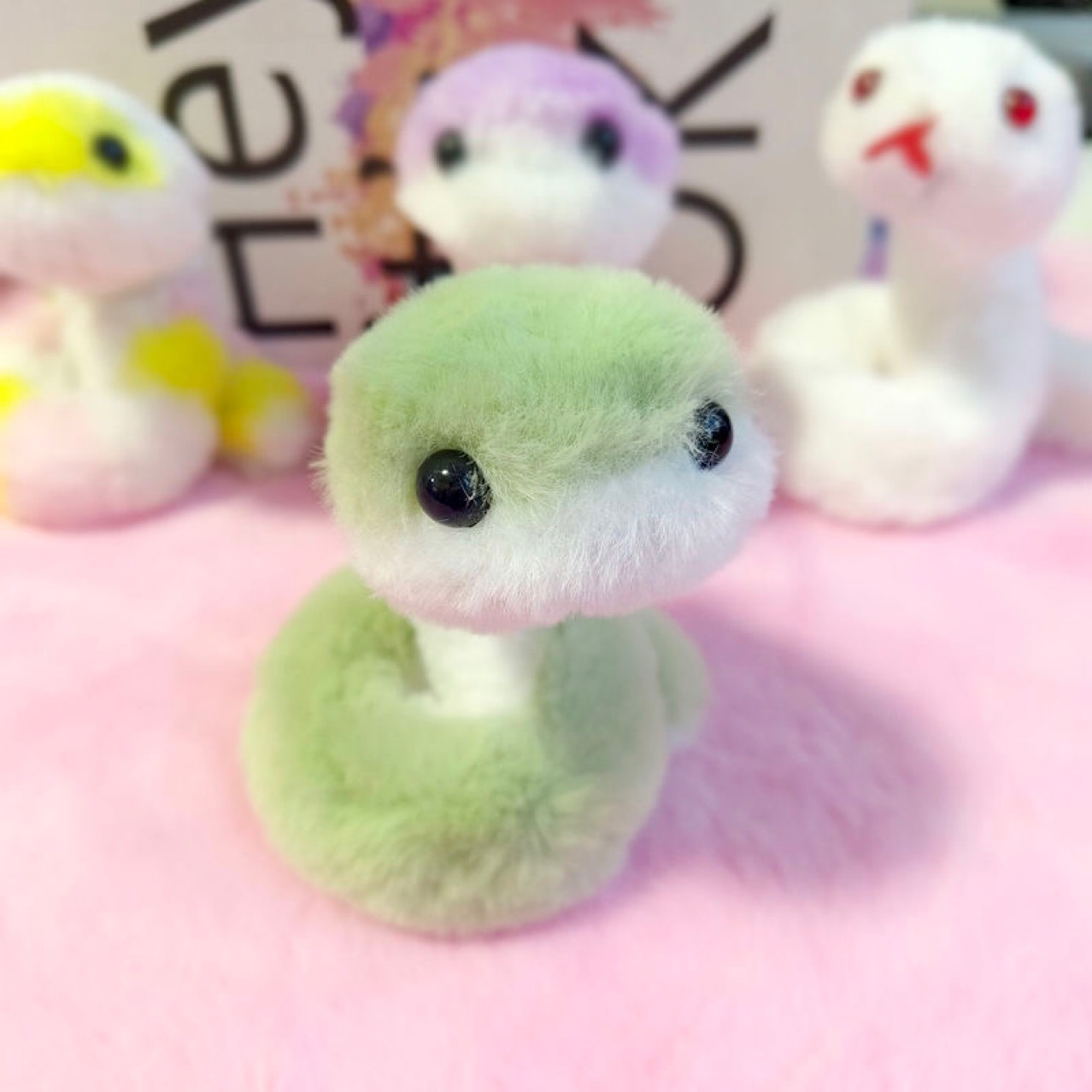 미니 뱀 인형 귀여운 봉제인형 아기자기한 장식 인형, 귀여운 엄지손가락 작은 녹색 뱀 [2개], 1박스, 38cm 11,800원