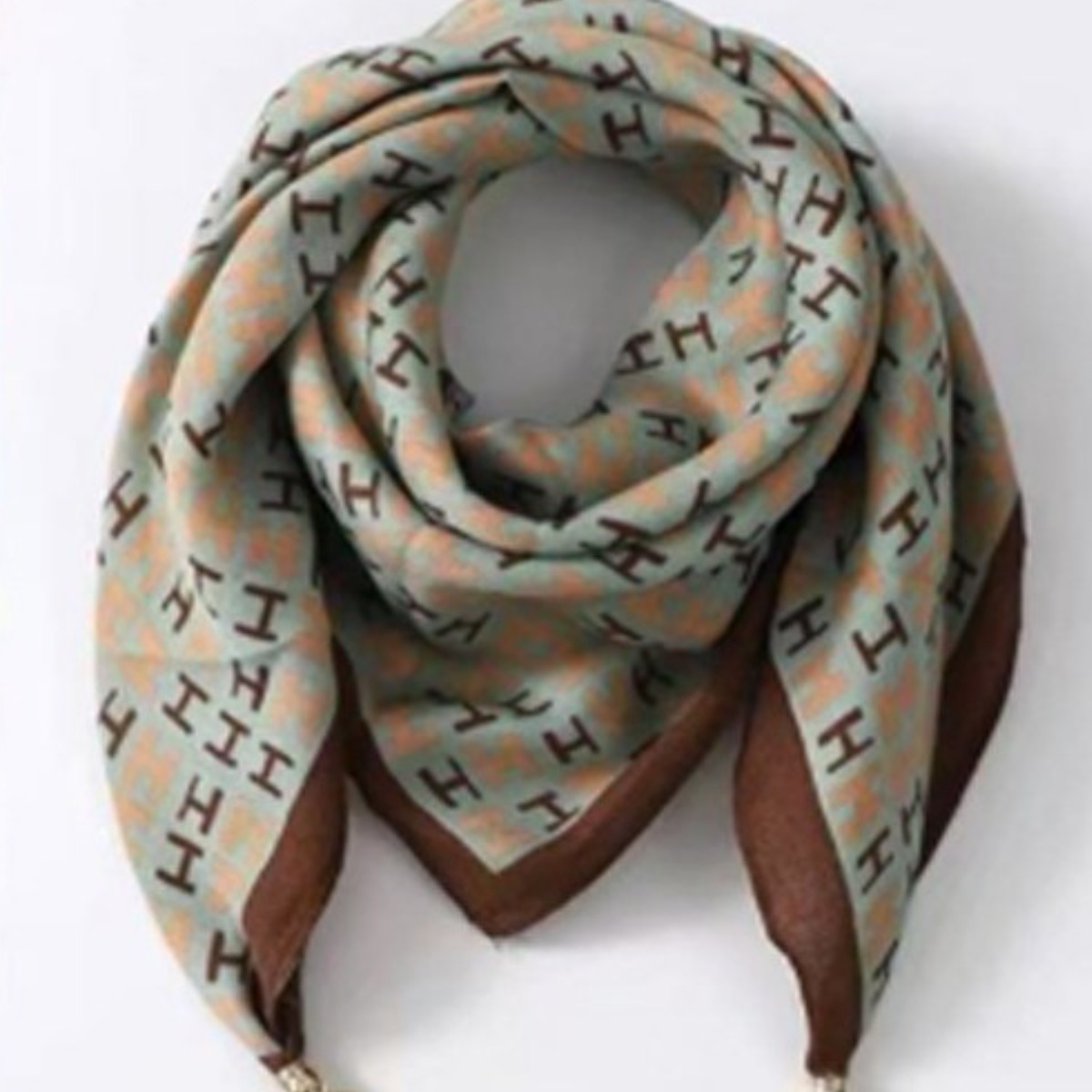 1+1+1+1 라이프핵 프리미엄 자석버클 쁘띠 사각 스카프 10,500원