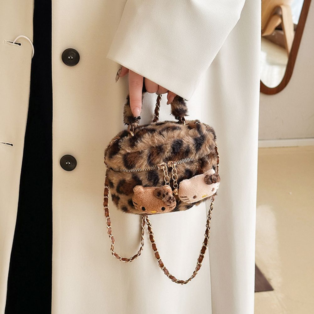 헬로키티 레오파드 호피 미니 털가방 숄더백 17,900원