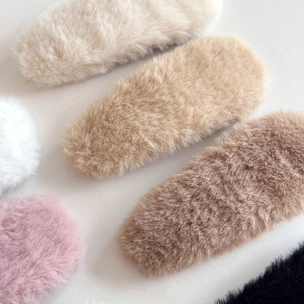 럭키치키 여성용 보송 인조퍼 헤어 똑딱핀 2개 세트 13,500원