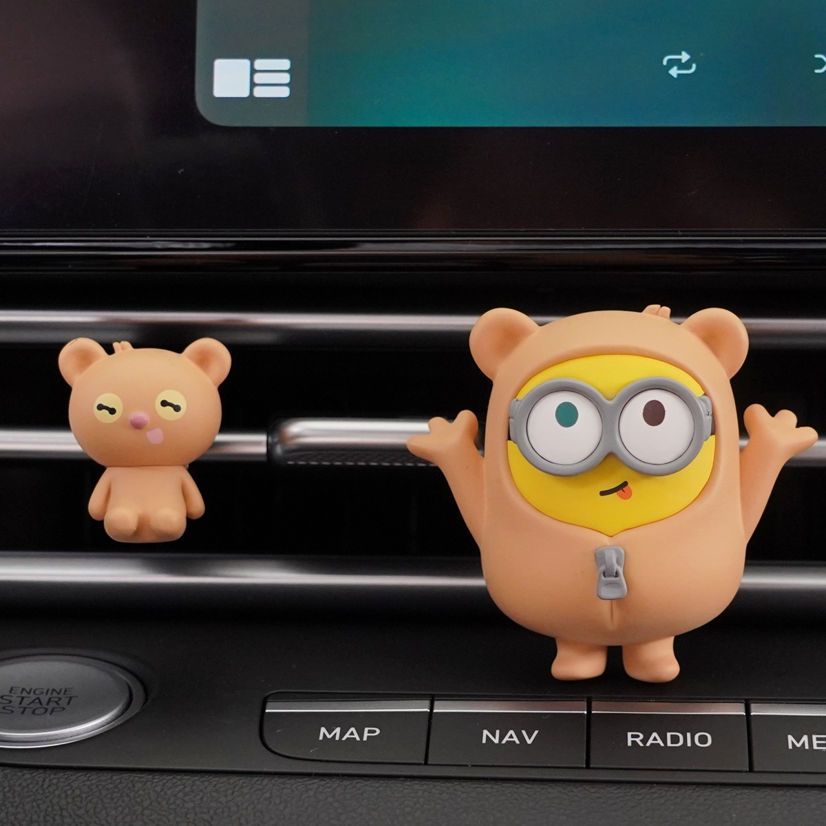 유니버셜 미니언즈 곰돌이 밥앤팀 차량용방향제 송풍구형 피규어 디퓨져 새차선물 귀여운방향제 캐릭터 차꾸, 1개, 아로마틱 시프레 15,170원