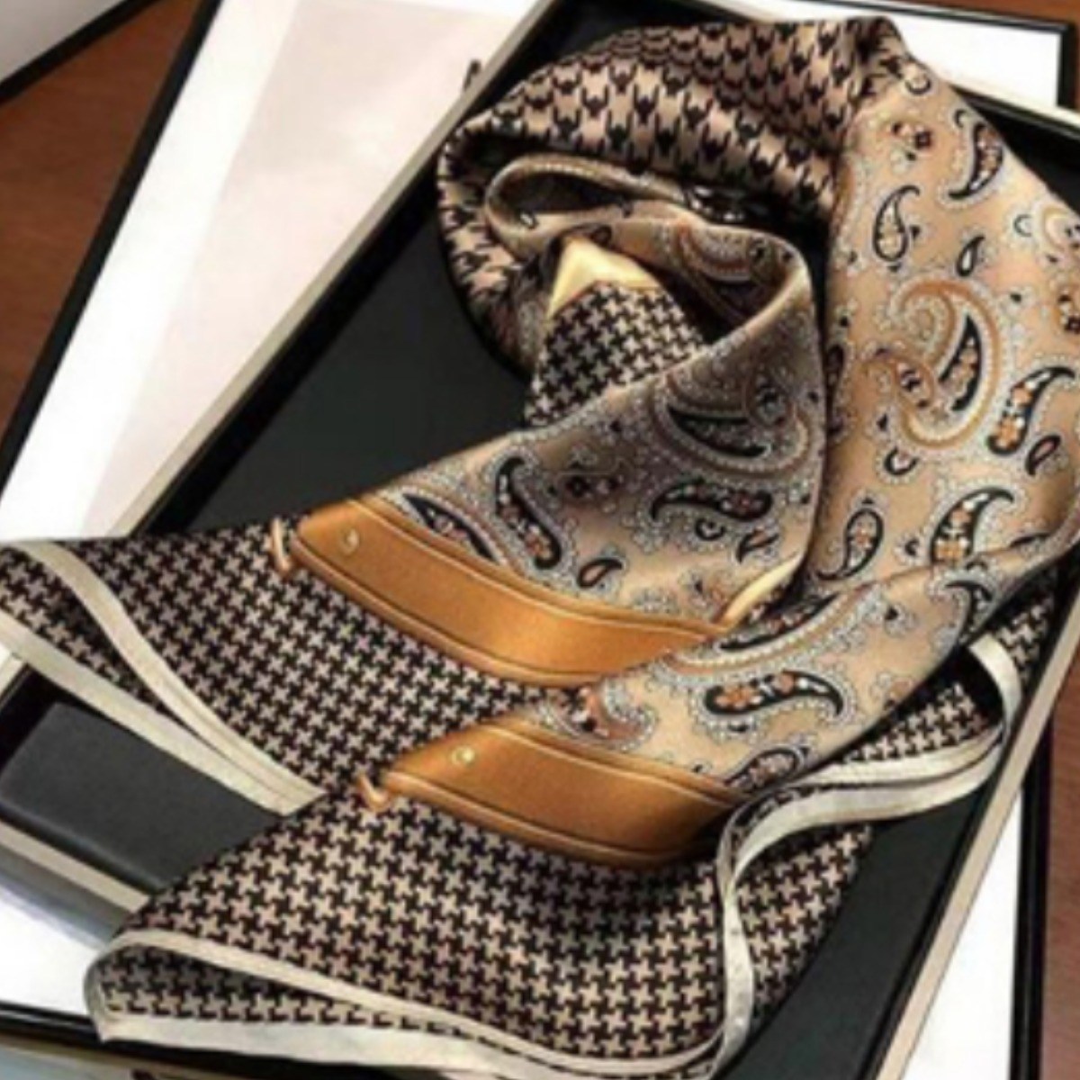 스카프 남녀 공용 정사각 70X70, 봄 가을 쁘띠 스카프 10,900원