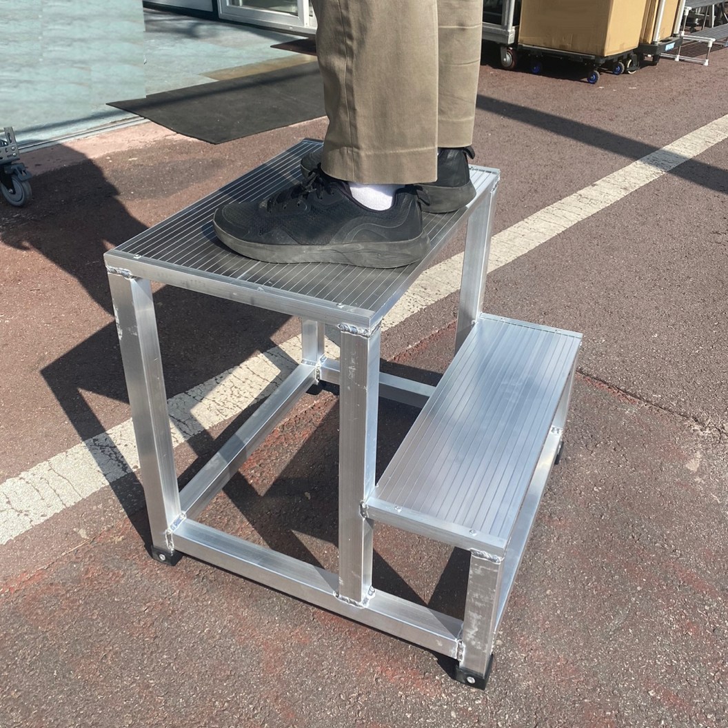 FG 알미늄 계단식 발판 사다리 2단 알루미늄 안전 계단형 작업대 135,200원