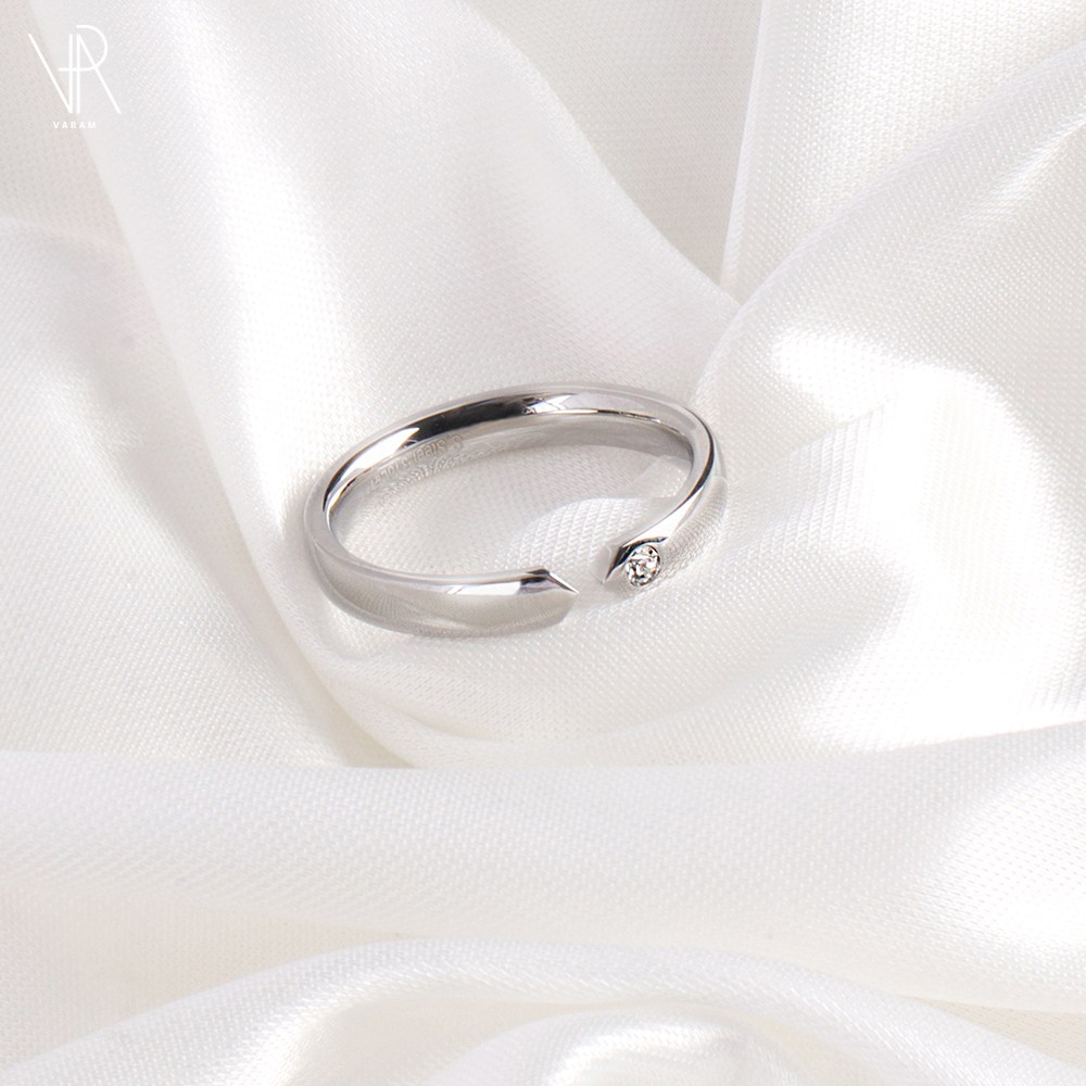VARAM 써지컬316L스틸 여성 큐빅 오픈형 스톤반지 12,900원