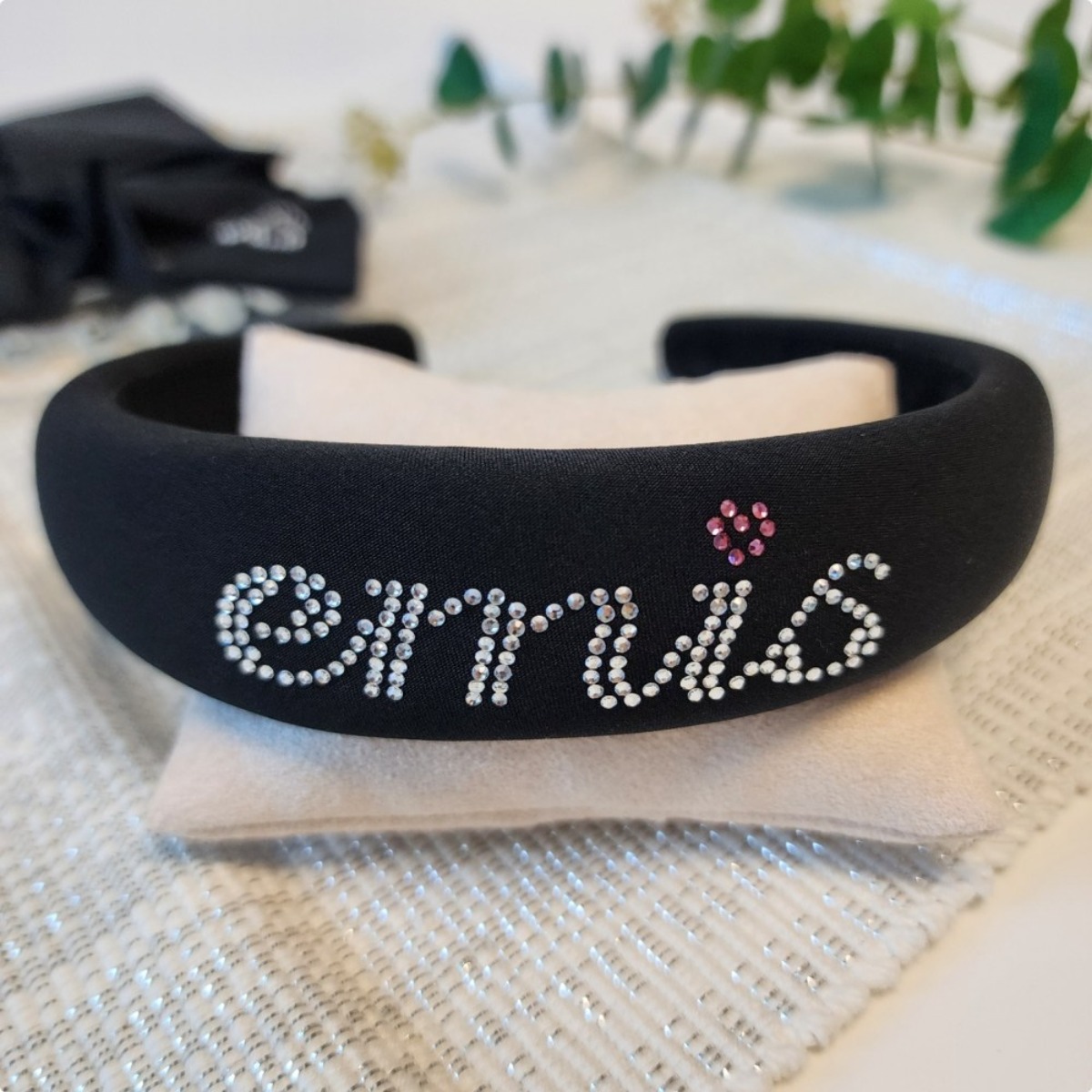 [국내매장정품] 이미스 머리띠 린스톤 와이드 헤어밴드 큐빅 로고 39,500원