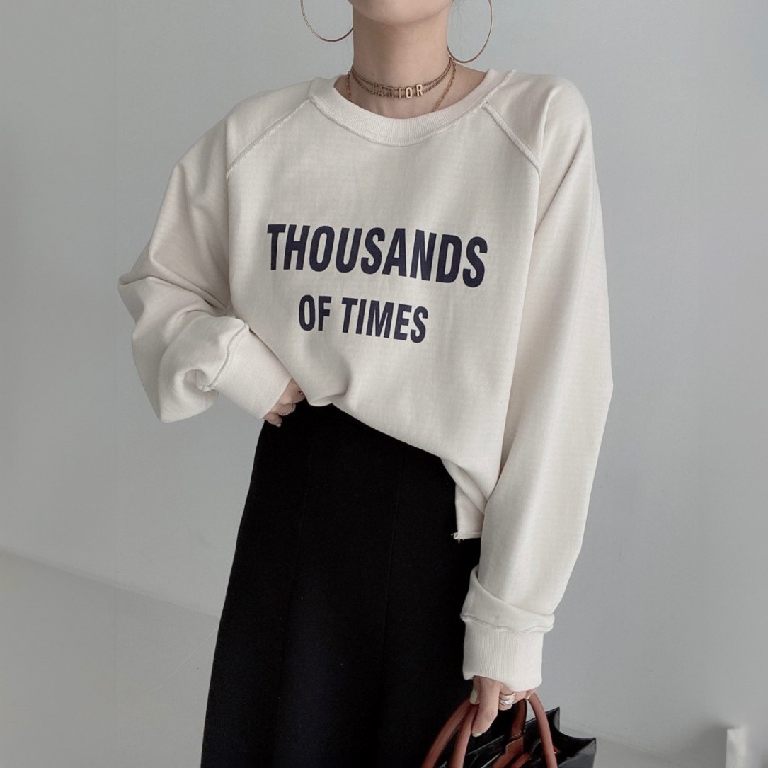 퀸앤조이 타임스 레터링 리버시블 스웻 맨투맨 52,800원