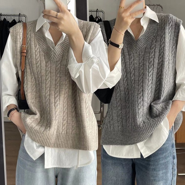 여성 꽈배기 패턴 브이넥 조끼 URK-203 캐주얼조끼 여성니트베스 여자니트티 20,880원