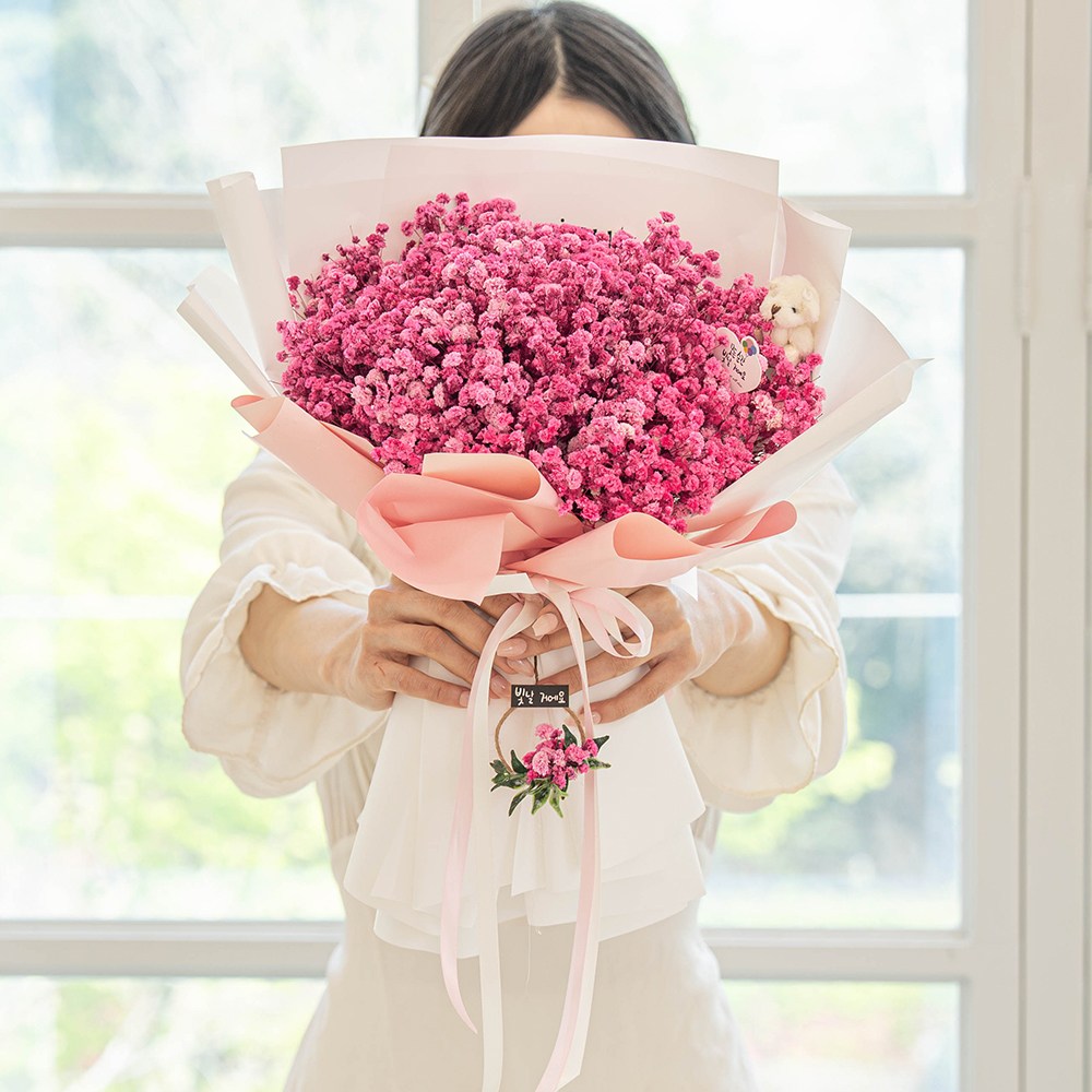 마음담은집"1000일 동안" 시들지 않는 보존화 안개꽃다발 (LED+엽서+꽃다발) 49,320원