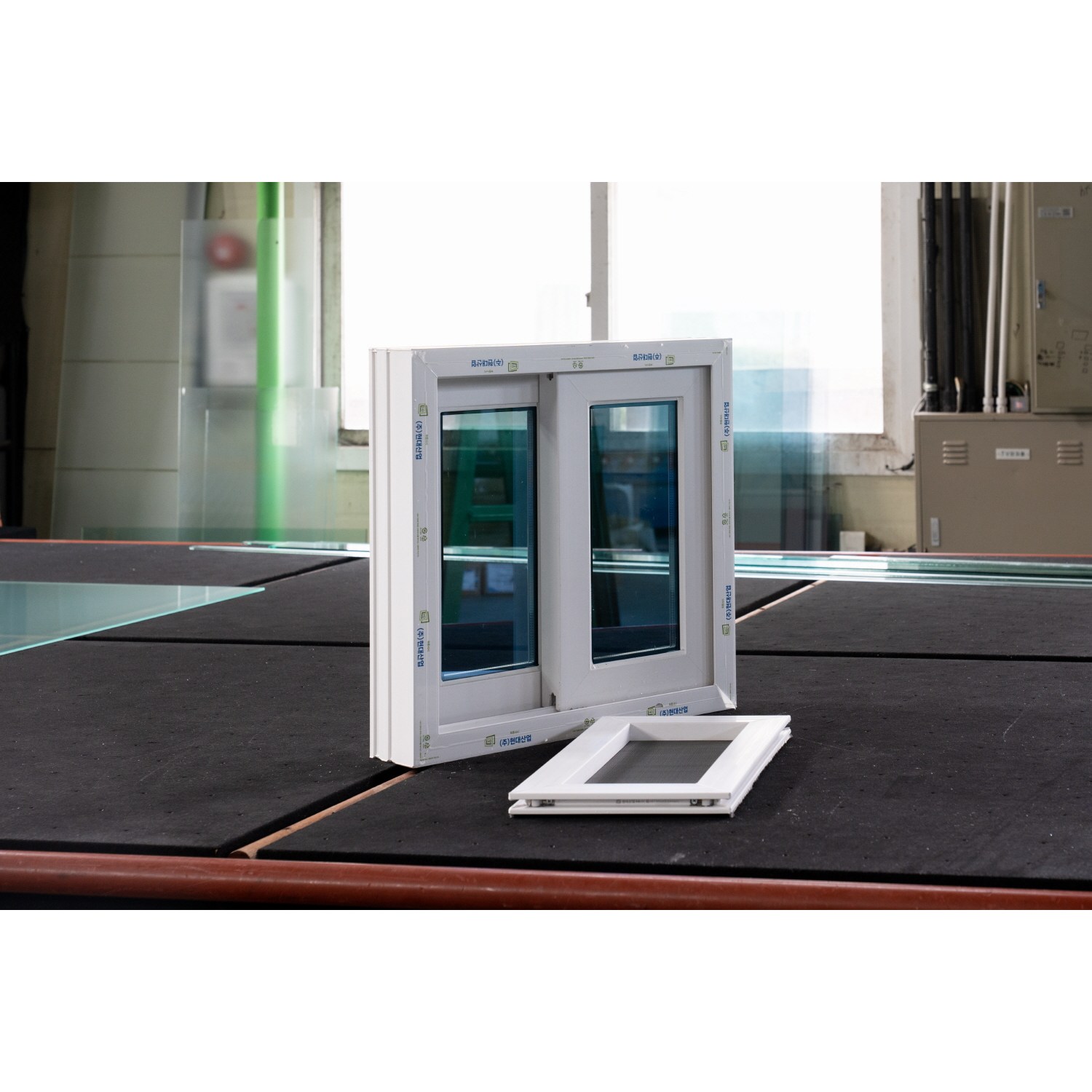 화장실 창문 주방창문 주문제작가능 (600x600) / 사생활보호창문 아르곤가스주입 115mm /유리24mm 복층유리 185,000원