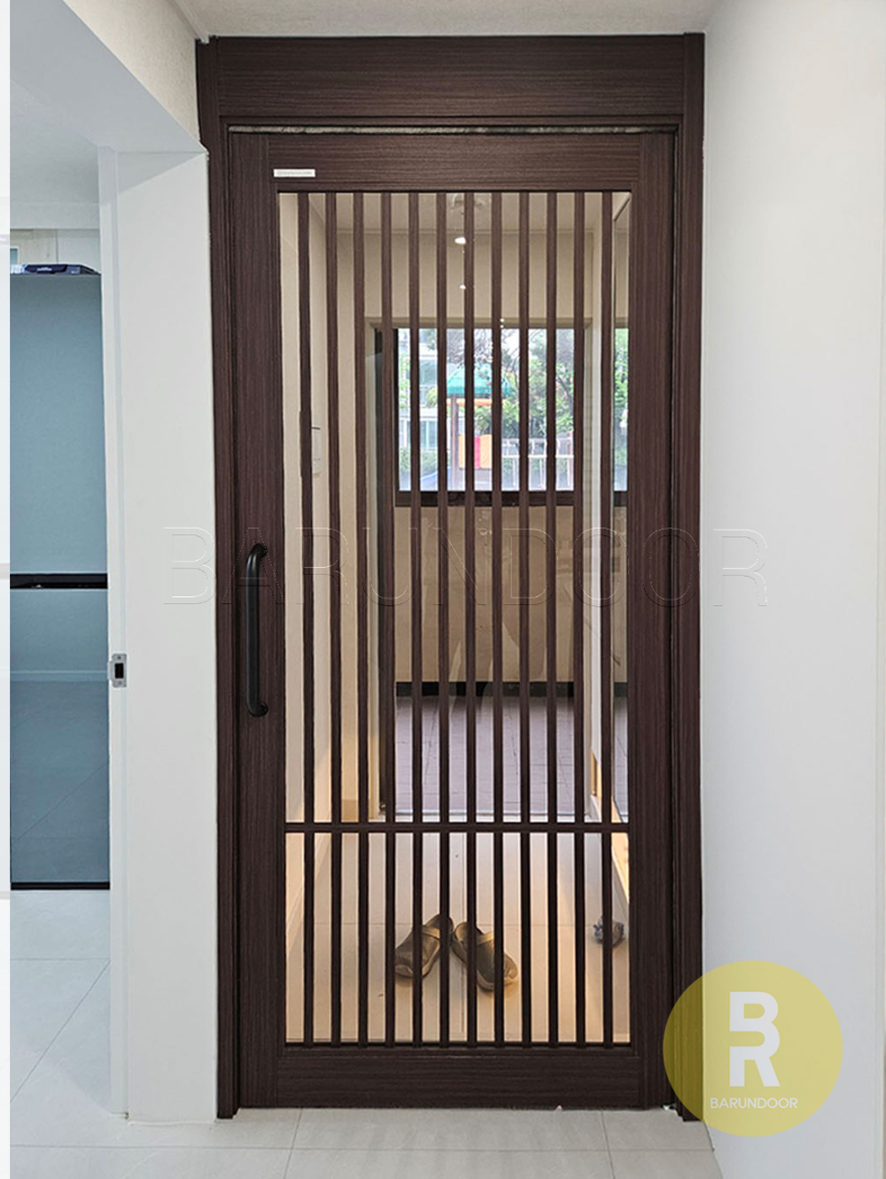 30번 싱글스윙중문 간살형 우드 브론즈강화유리 // 현관중문,시공비포함,소음차단,반려견안전,맞춤제작,아파트빌라중문 1,075,000원