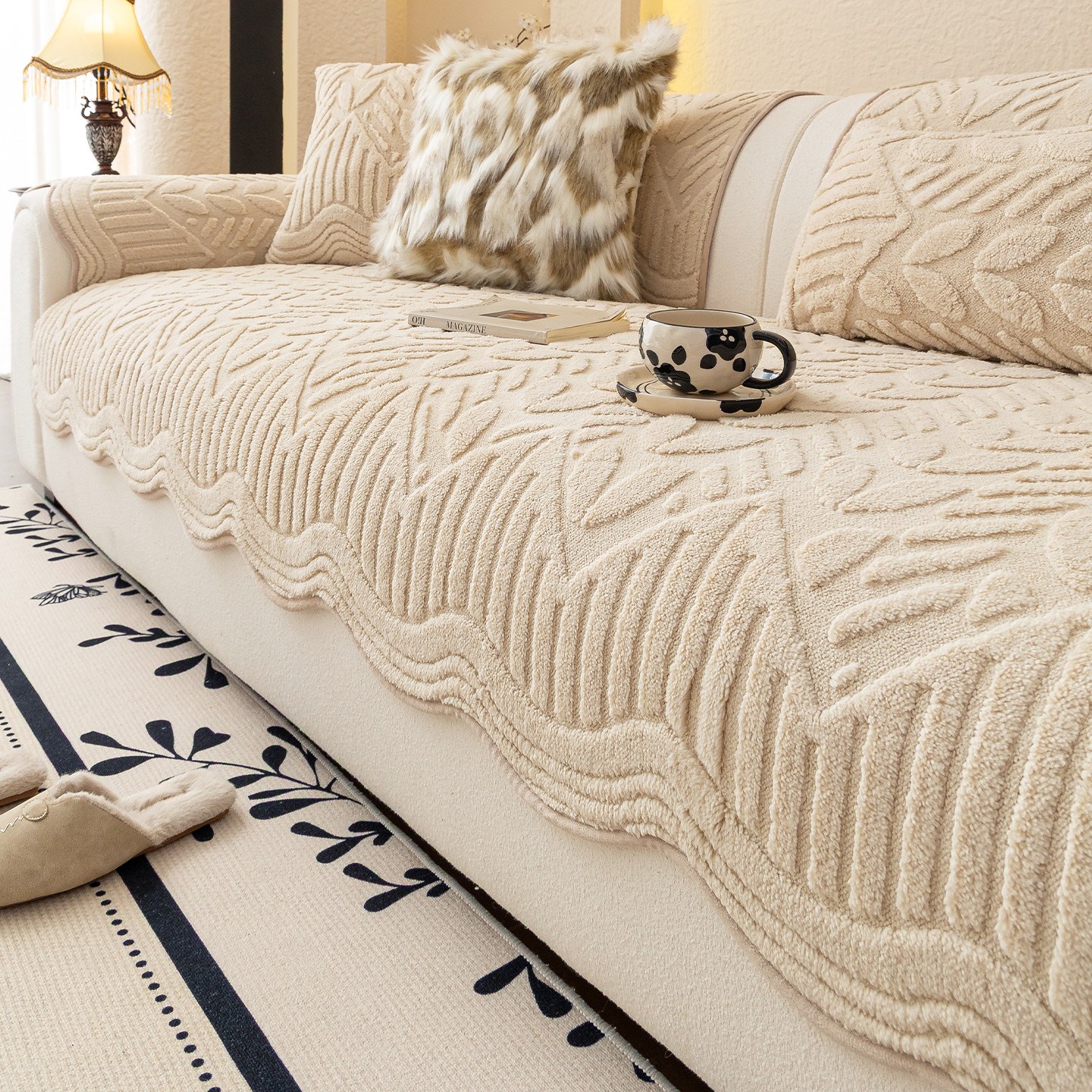 하루꿈 와이드 논슬립 극세사 쇼파패드 겨울 부드러운 소파패드 사계절 밍크 소파커버 웨이브 라인 13,900원