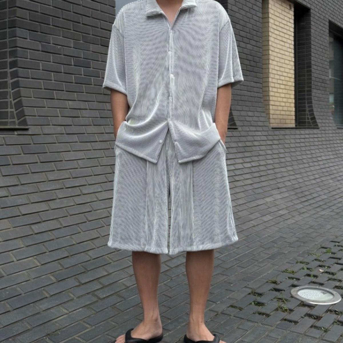 르위 오버핏 플리츠 반팔 카라 셋업 버뮤다팬츠 와이드 세트 43,000원