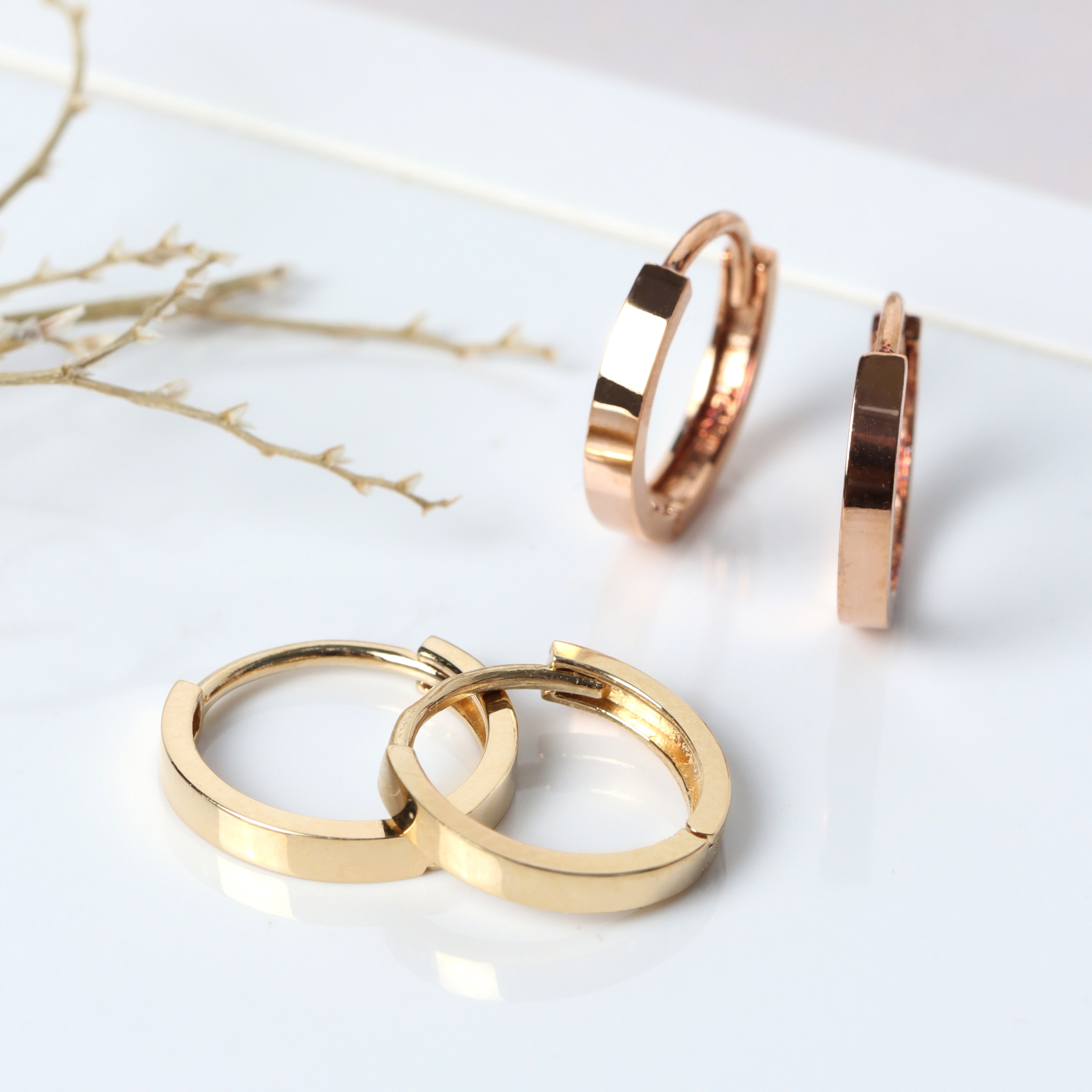 오로프 전체 14K 금 모던 링 베이직 원터치 골드 여자 데일리 귀걸이 (스몰/라지) 237,010원