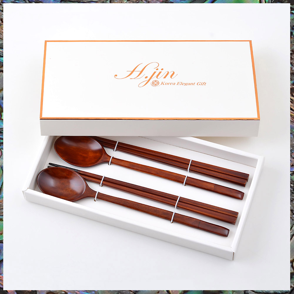 [현진H.JIN 정담은 옻칠수저 2인세트+포장+쇼핑백] / 커플수저세트 남자친구부모님선물 여자친구부모님어버이날선물 정년퇴직기념품 거래처명절선물 동창회선물 기업회사단체선물, 1세트, 2인, 우드 76,000원