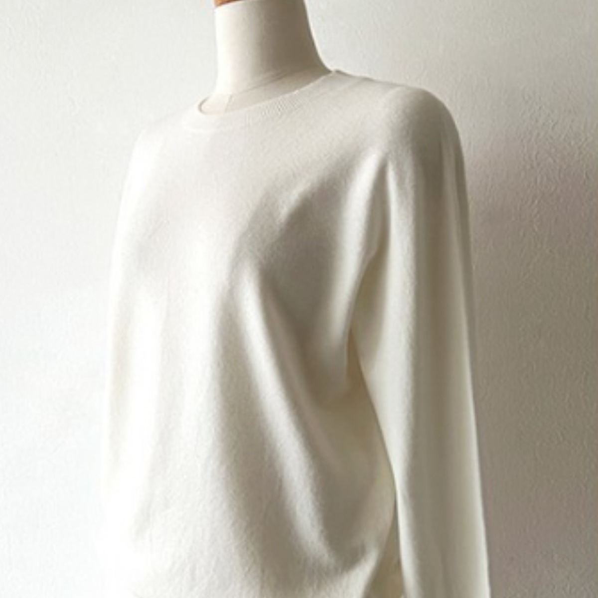 네모엔룩 젠홀가라운드넥 여성용 홀가먼트 무봉제 울혼방 베이직핏 긴소매 라운드넥 니트 16,900원