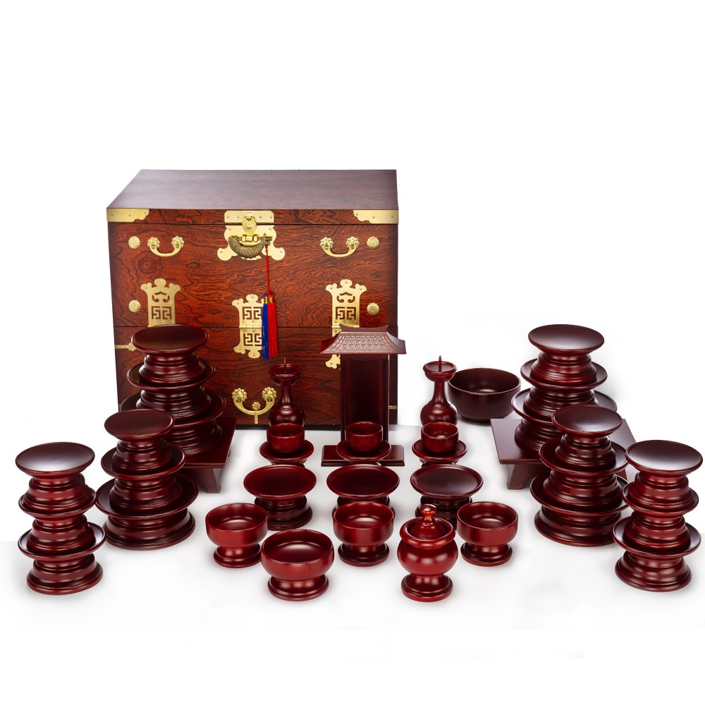 춘향골 남원목기 남원 춘향 오리목 제기 37p + 왕관 제기함 (+ 퇴주그릇), 1세트, 접시18p,나물접시3p,술잔3p,잔대3p,탕기3p,식혜그릇1p,향로1p,촛대2p,어틀1p,편틀1p,지방틀1p.,왕관함1p,퇴주그릇1p 389,000원