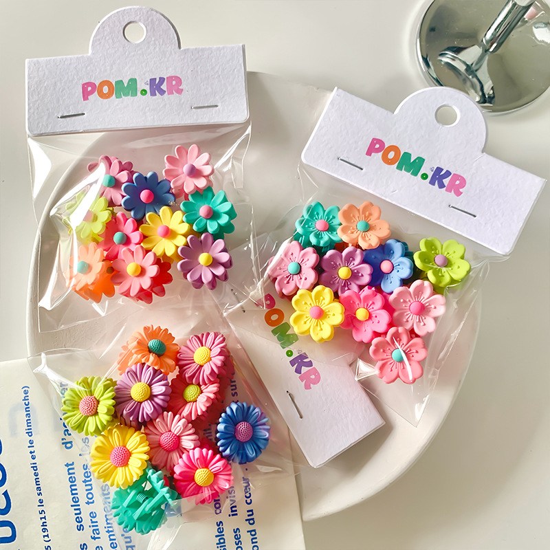 도니주니 포인트 장식 플라워 미니 집게핀 8,900원