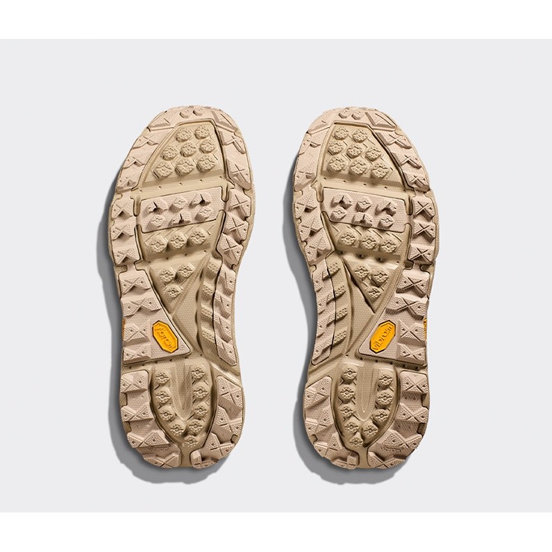 호카 남성 CLIFTON 클리프톤9 와이드 1132210 +(증정품 수납백) 540,000원