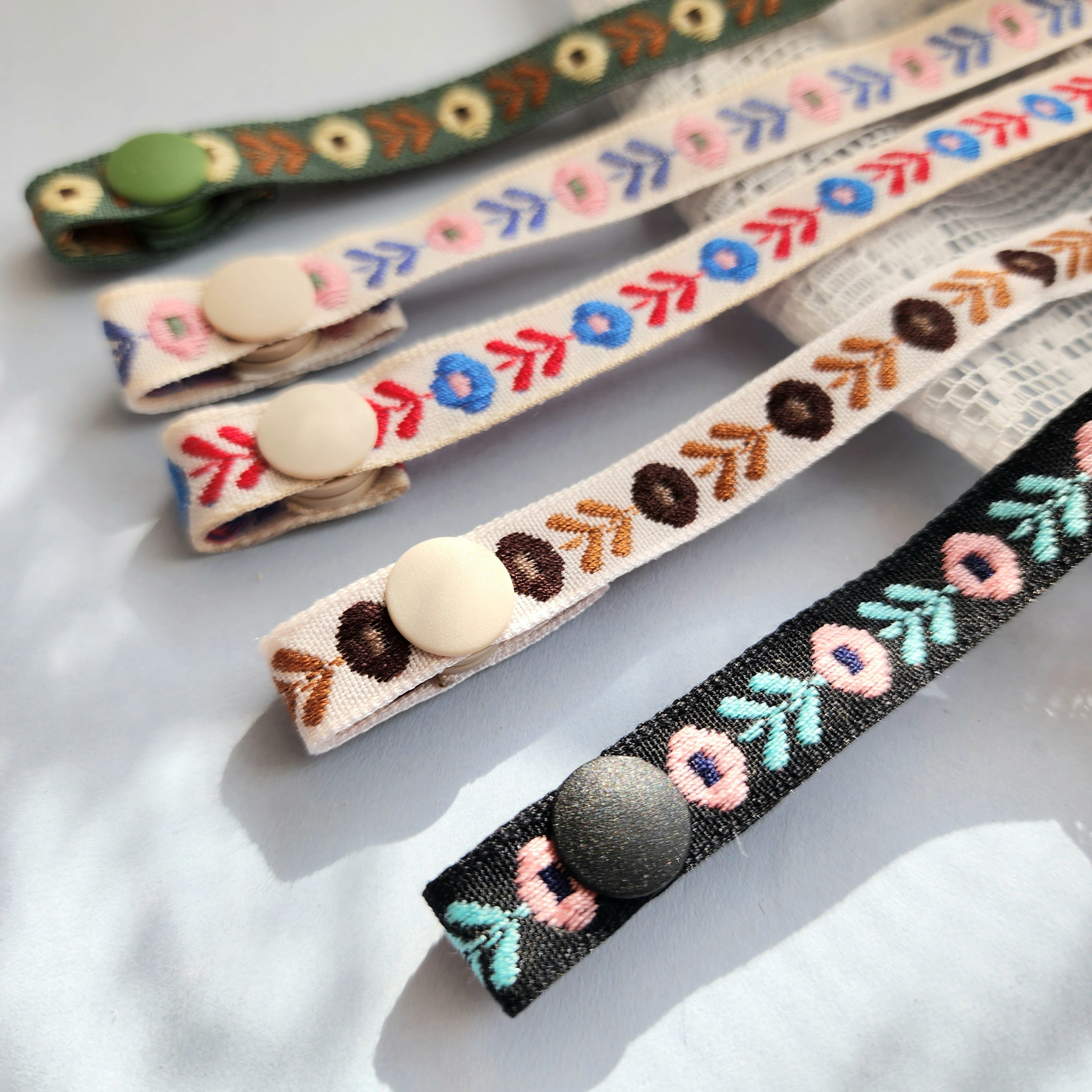 New 꽃자수 마스크줄 5개1세트 고품질 단추사용 데일리 플라워 에스닉 똑딱이 마스크스트랩 14,900원