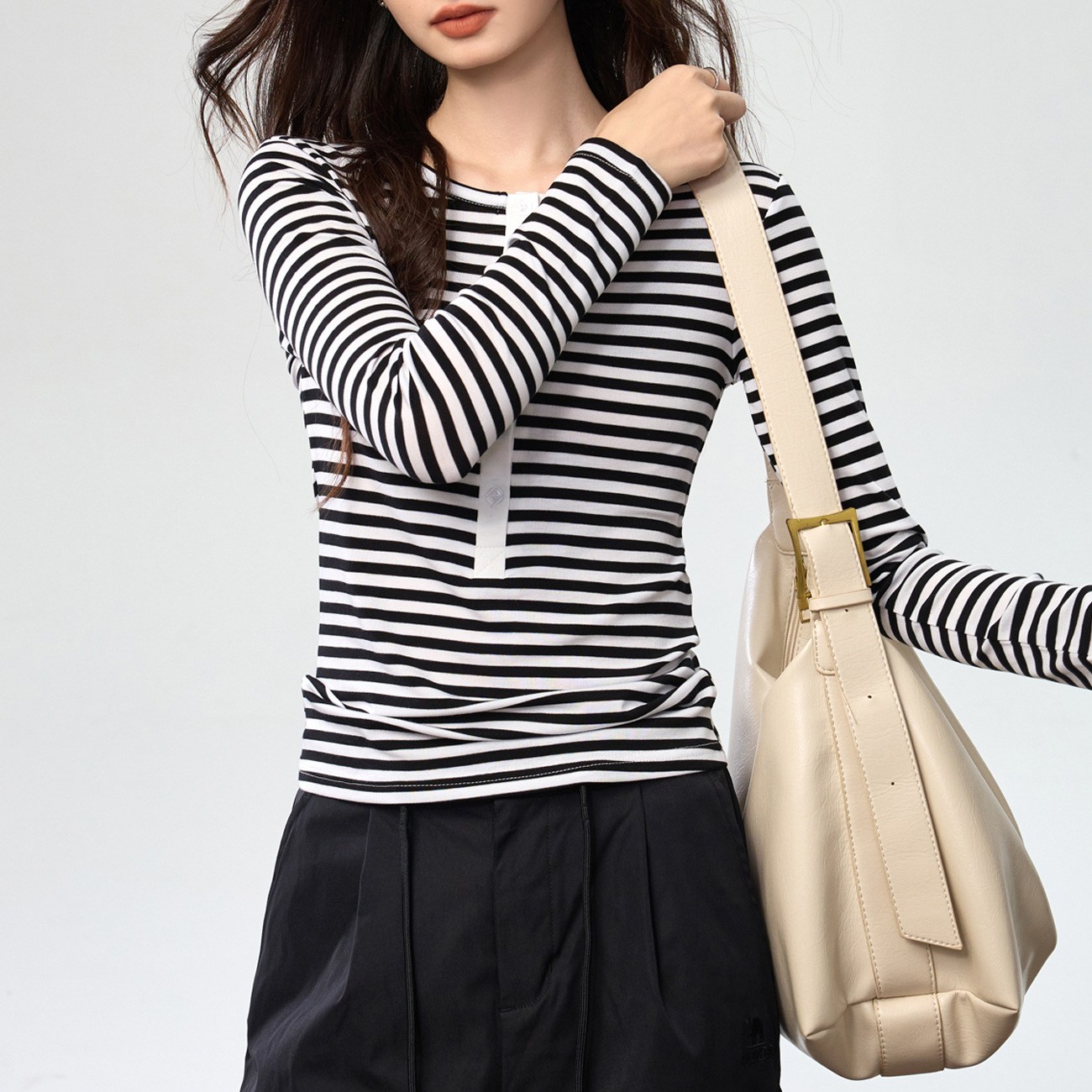 엘에프제트 여성 헨리넥 스트라이프 긴팔티 줄무늬 단추티셔츠 25665 29,900원